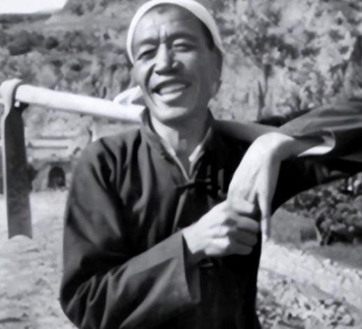 1986年，陈永贵病逝，乡亲们在大寨搭了灵棚，不料，昔阳县领导却说：不拆，就不去