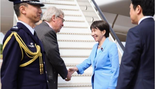 示好，日本主动喊话中国。风向大变！那个喊着 “对华强硬“ 的日本首相，突然主动递