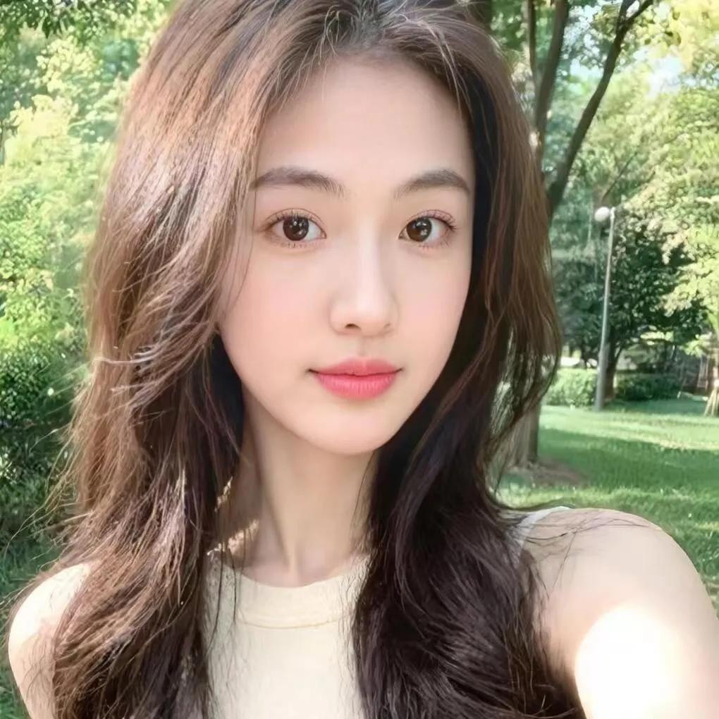 阳光明媚的午后，元气满满的一天！元气满满的微笑 明媚阳光感 秋日第一份暖阳 元气