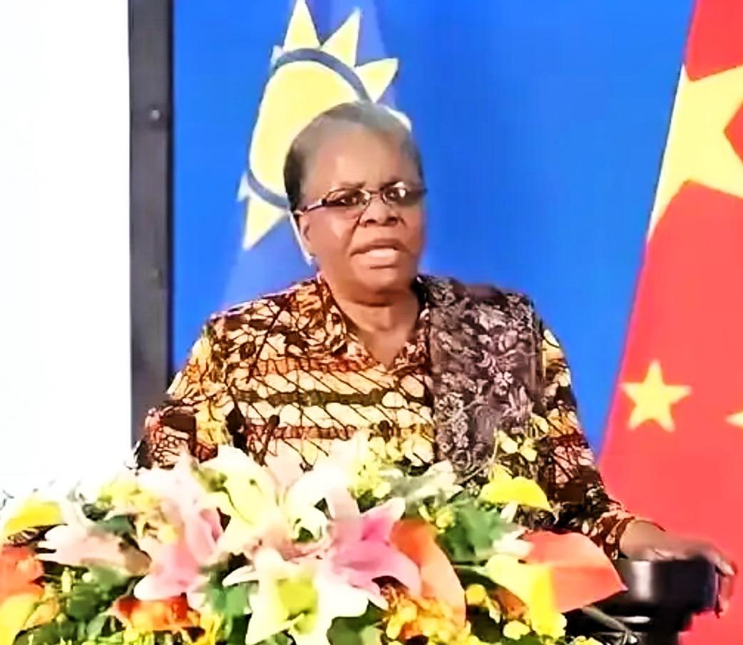 中国开始反击，前脚非洲国家纷纷效仿印尼锁矿，中国直接敲定顶级矿产后路。据报道，中