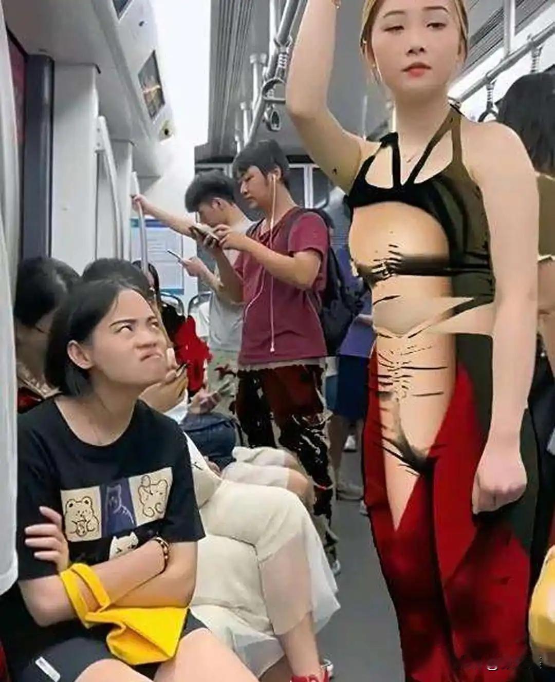 对面站着的红衣穿搭够惹眼吧？但咱黑衣小姐姐一个“眼神杀”直接抢镜——那表情丰富得