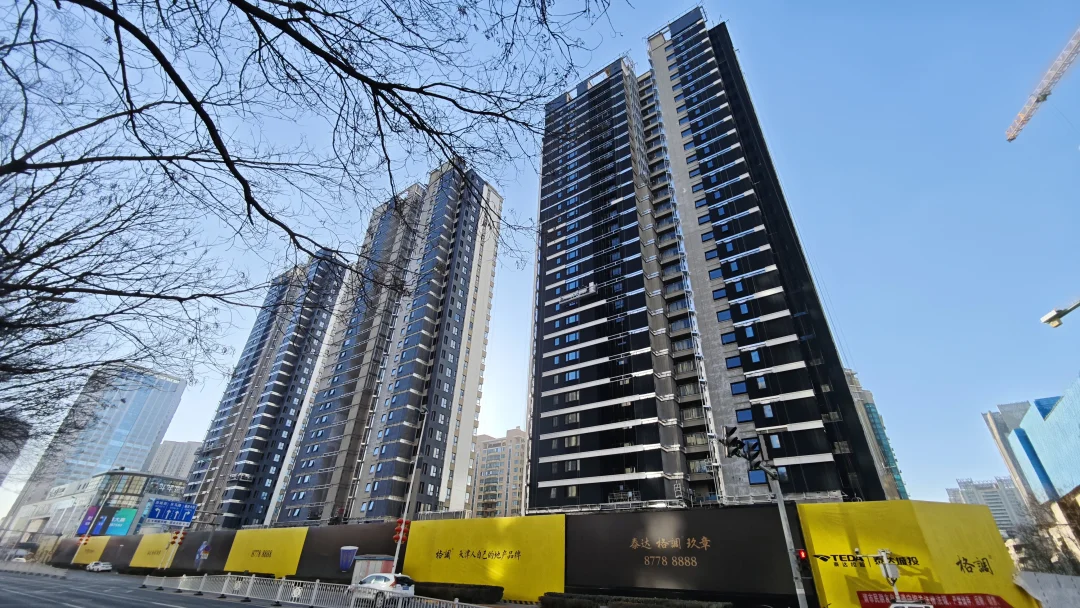 格调玖章109平米，全盘唯一一个三室两厅两卫，主流改善级别的户型，预计800个W