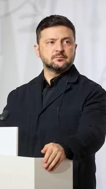 泽连斯基说谎惹众怒！
2月5连斯基说谎惹众怒！
2月5日，泽连斯基在接受法国记者