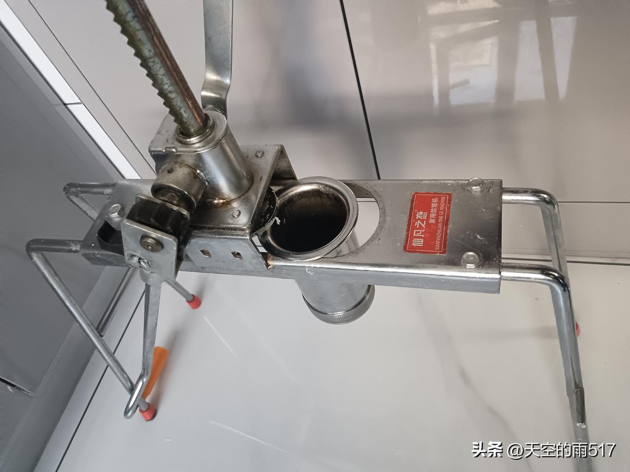 今天中午在家，做了一吨陕西关中农村饭，压饸饹面。