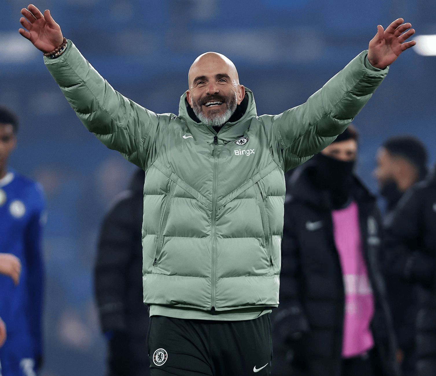 英格兰媒体天空体育首席记者Kaveh Solhekol撰写专栏，谈到了英超豪门切