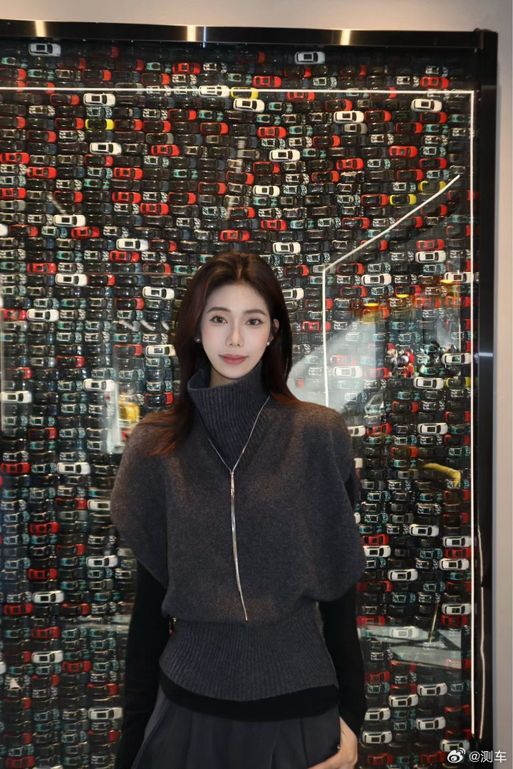 哈喽大家～我是「测车」的小俞同学，我的职位是主持，今天来正式报到啦👋其实我也是