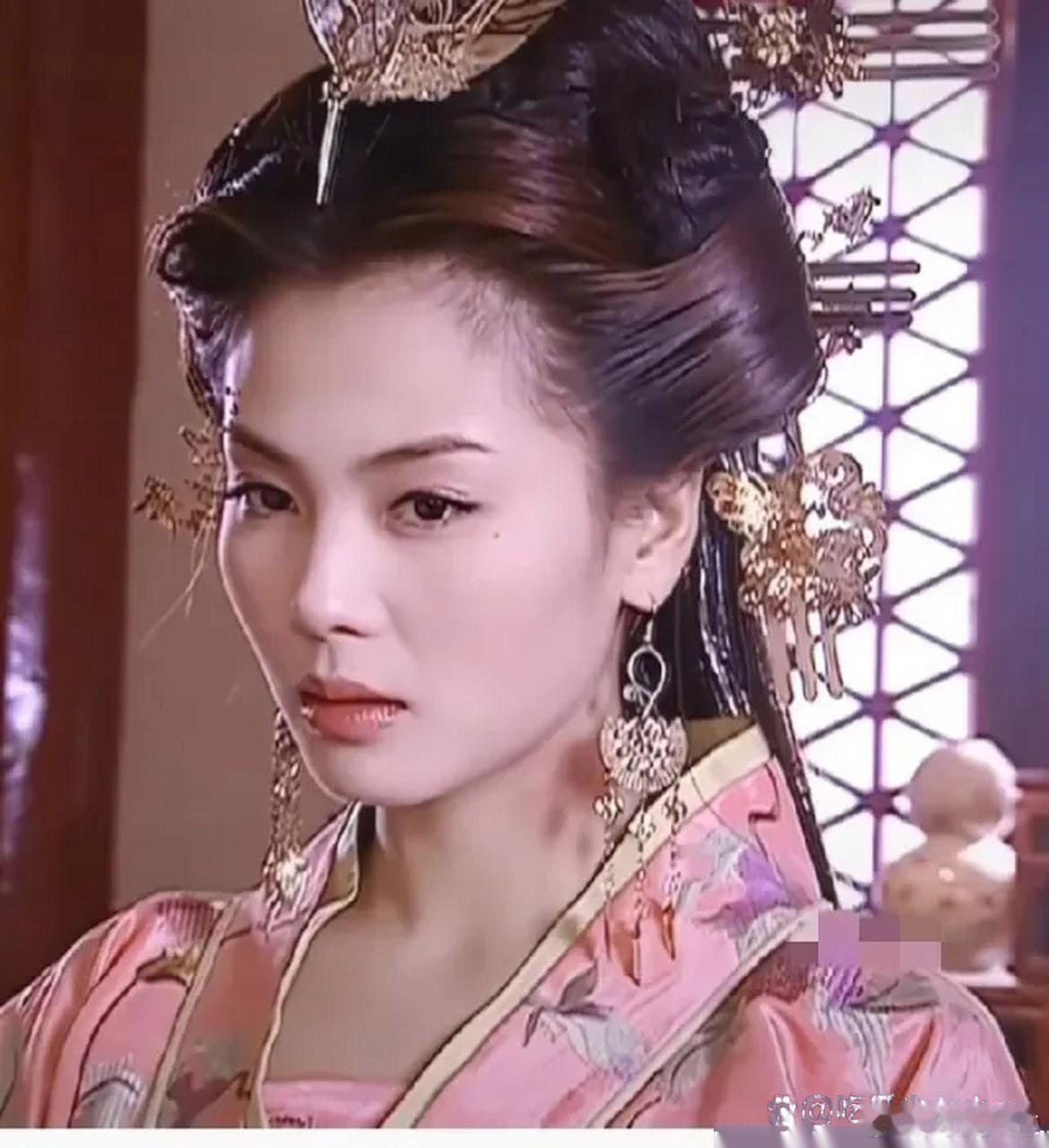 现在的古装剧，连发簪都舍不得用 ​​​
