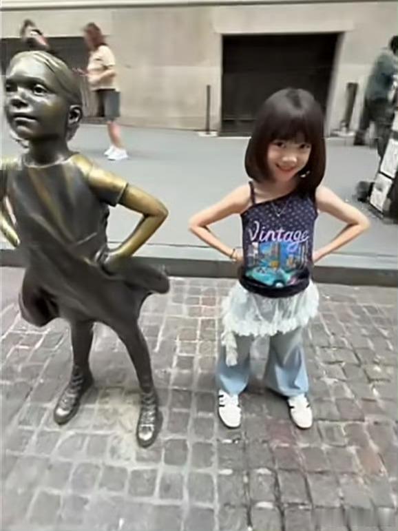 沐言妈妈自曝女儿偏瘦原因是这样的，有的人就是吃不胖，真的跟遗传有关 