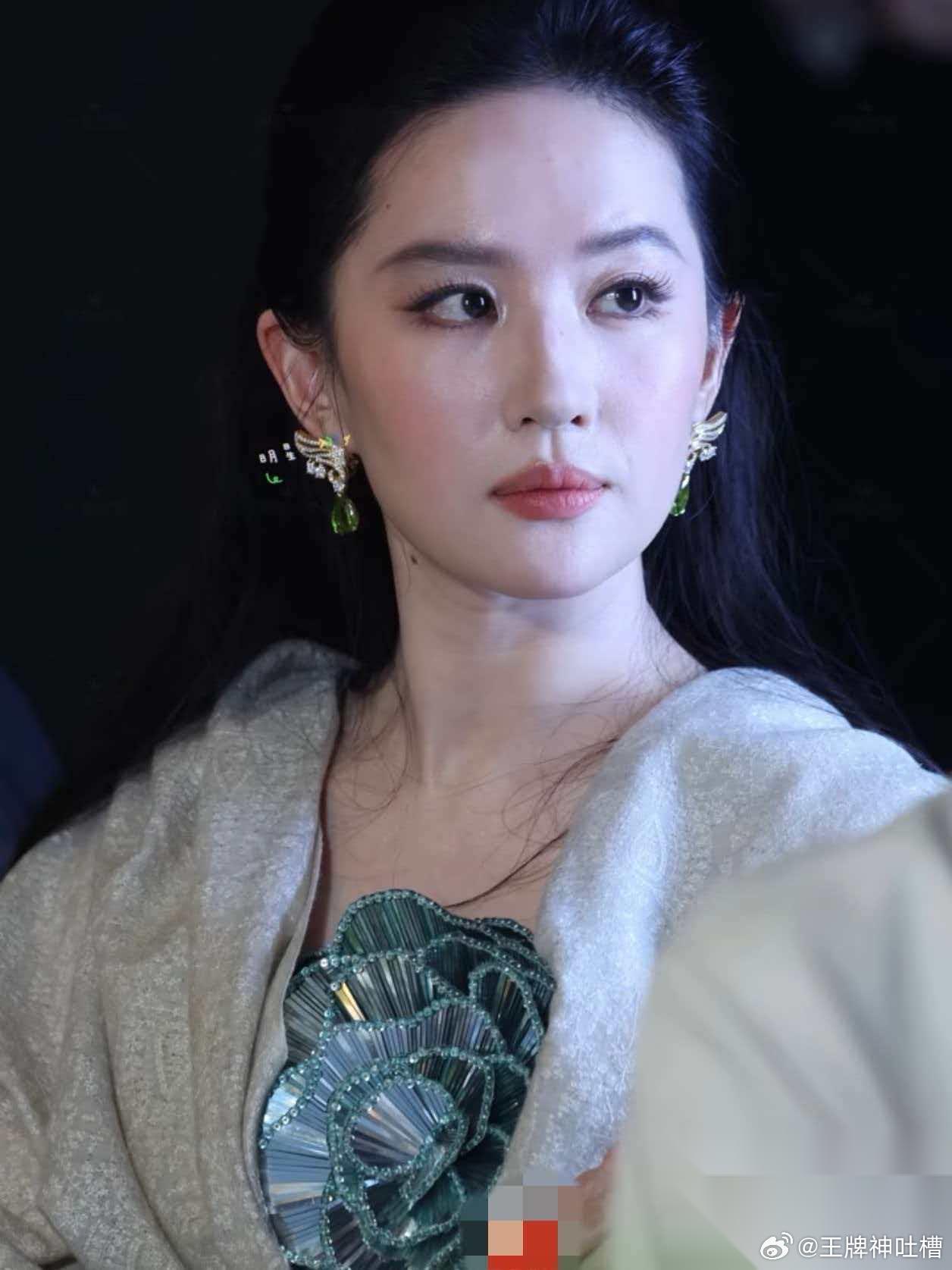 我不担心刘亦菲老了会变丑， 也不担心她快40了会没人要， 我担心的是，她年龄越来