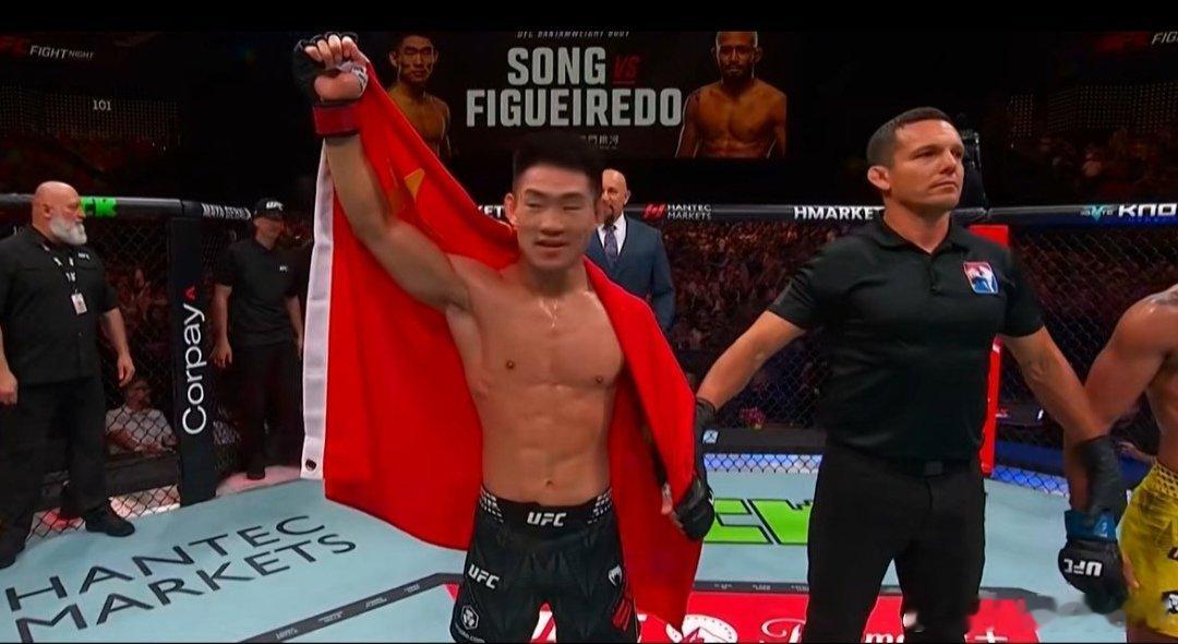 🔥等了八年！宋亚东断头台降服前UFC双冠王！中国力量澳门扬威！UFC澳门站头条