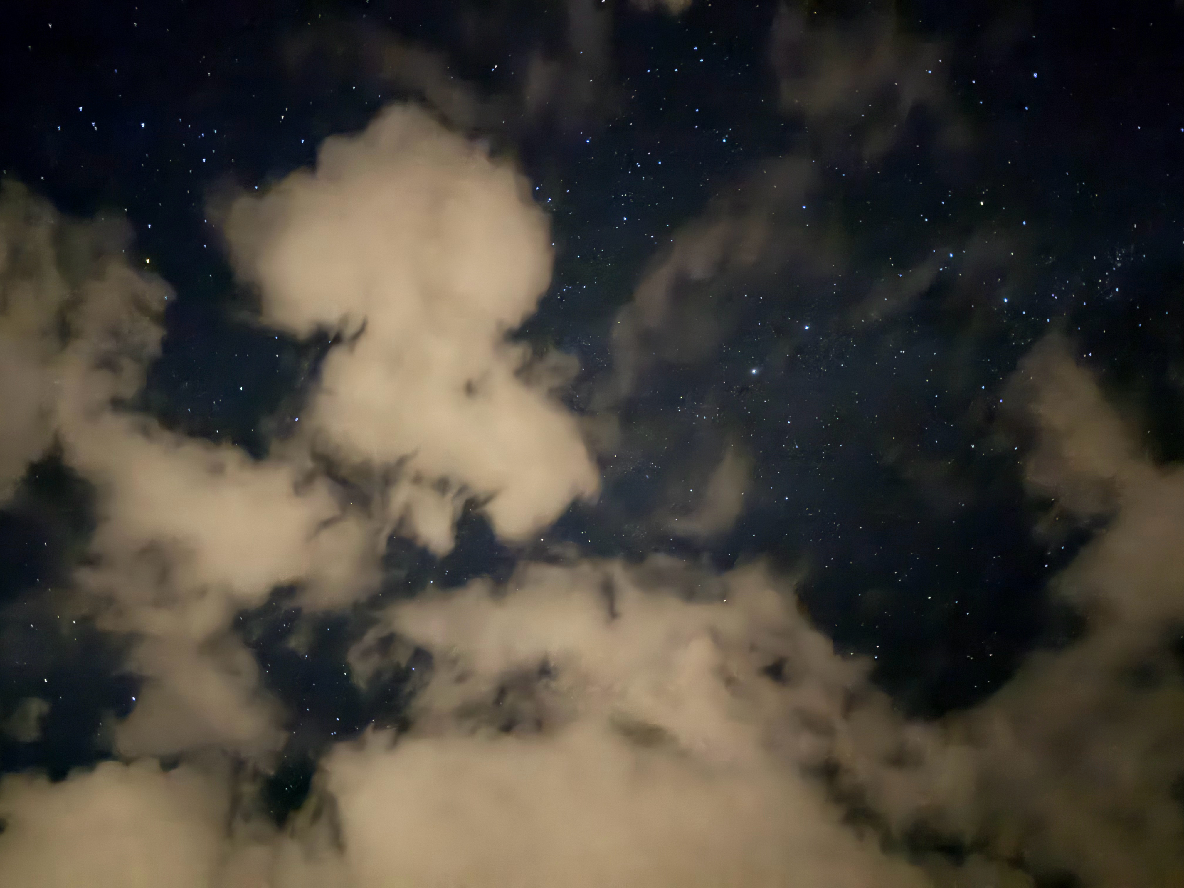不敢想象去光污染少和天晴的时候得看到多少星星，说不定还能看到极光，希望这一周天气