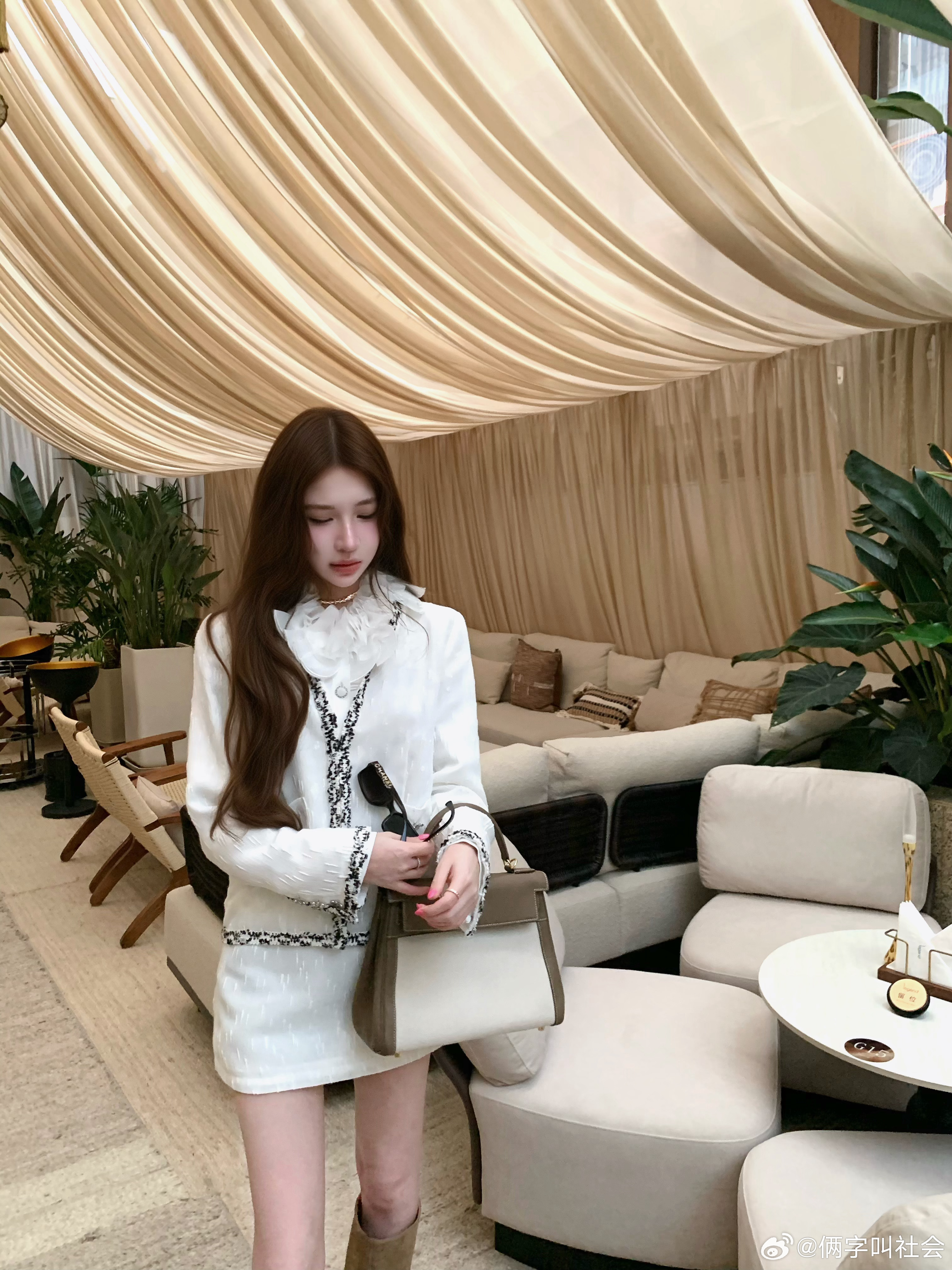 香香家26a真的太美了吧！！ 所有香香女孩 你们都必须要拥有吧 面料真的好特别啊