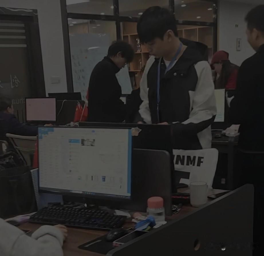 今天在招聘软件收到一个匹配度挺高的简历，发给部门后部门也觉得不错，可以约过来面试