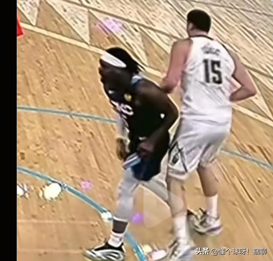 约老师这回是真怒了，多尔特是真脏
人家惯着你，怕你多尔特，约基奇可不怕
看他这个