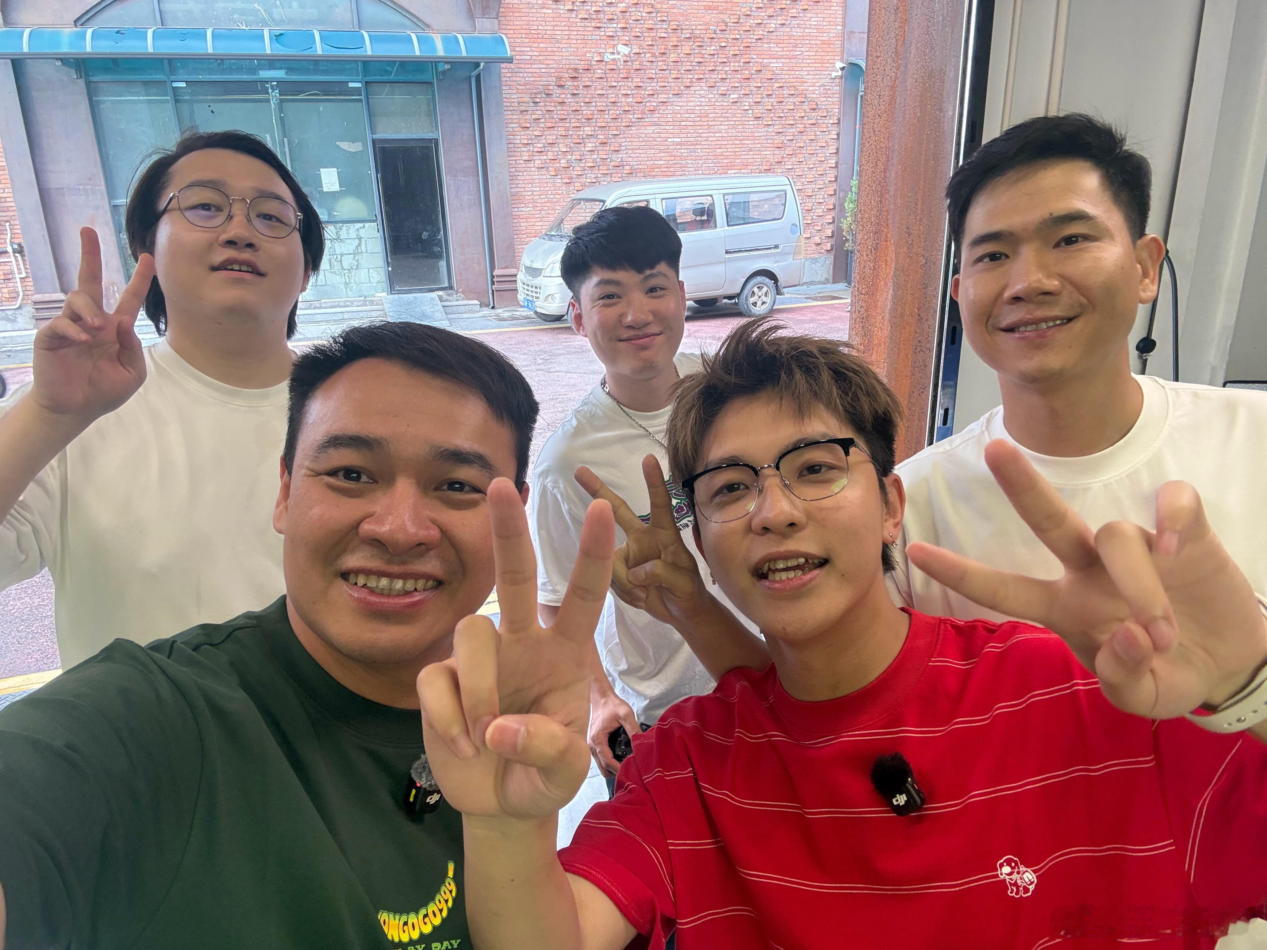 今日嘉宾明明闲不住，靓仔吗？ 