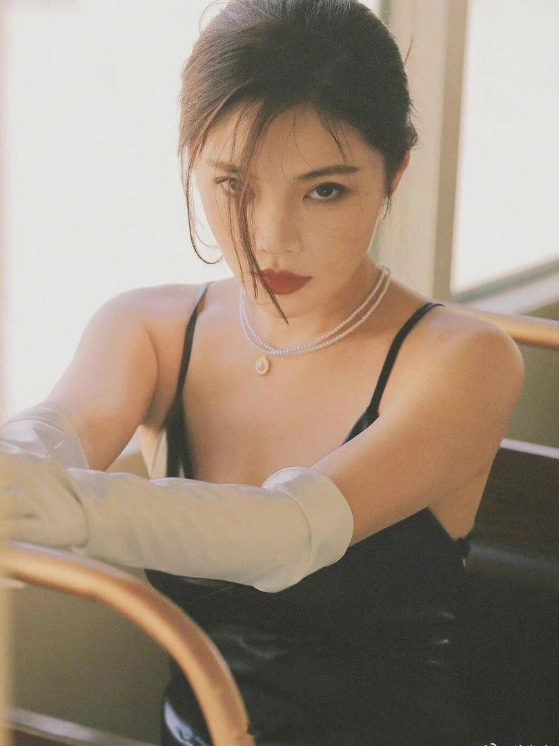 徐冬冬肉感好强 ​​​