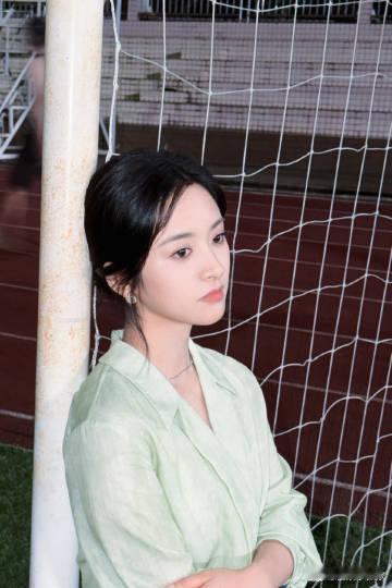 沈月镜头下的爱情唯美又浪漫沈月客栈求婚侧拍师 自带文艺氛围感，沈月掌镜拍摄求婚现
