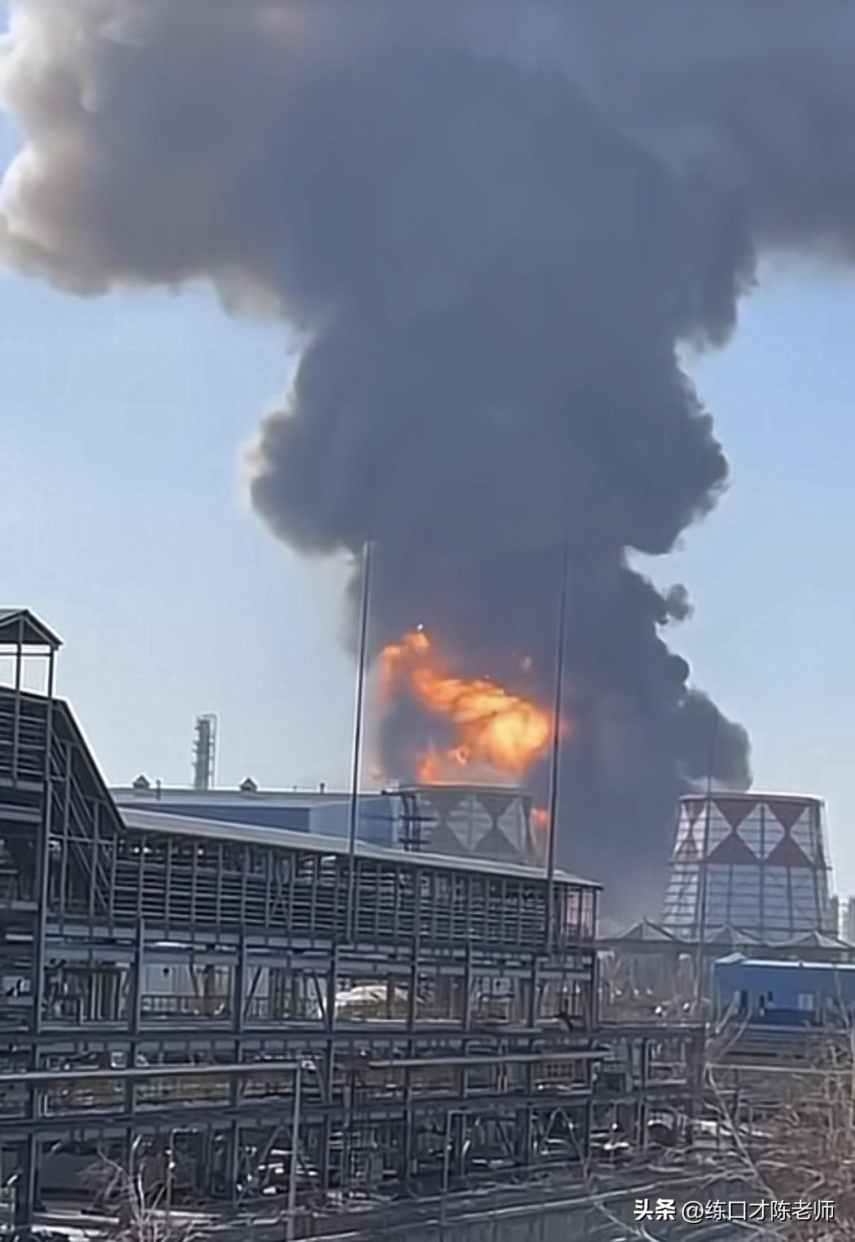 俄下卡姆斯克石化厂爆炸，橡胶合成基地泵送设备起火！俄罗斯鞑靼斯坦下卡姆斯克石化厂