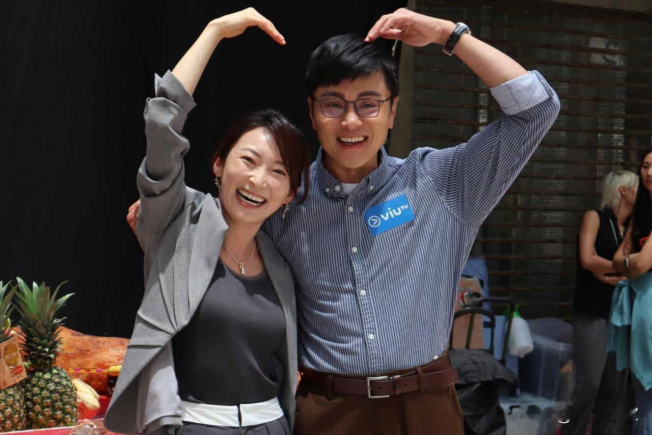 黄浩然首拍ViuTV剧自嘲新人感觉新鲜，周家怡大呻演George阿妈！
黄浩然及