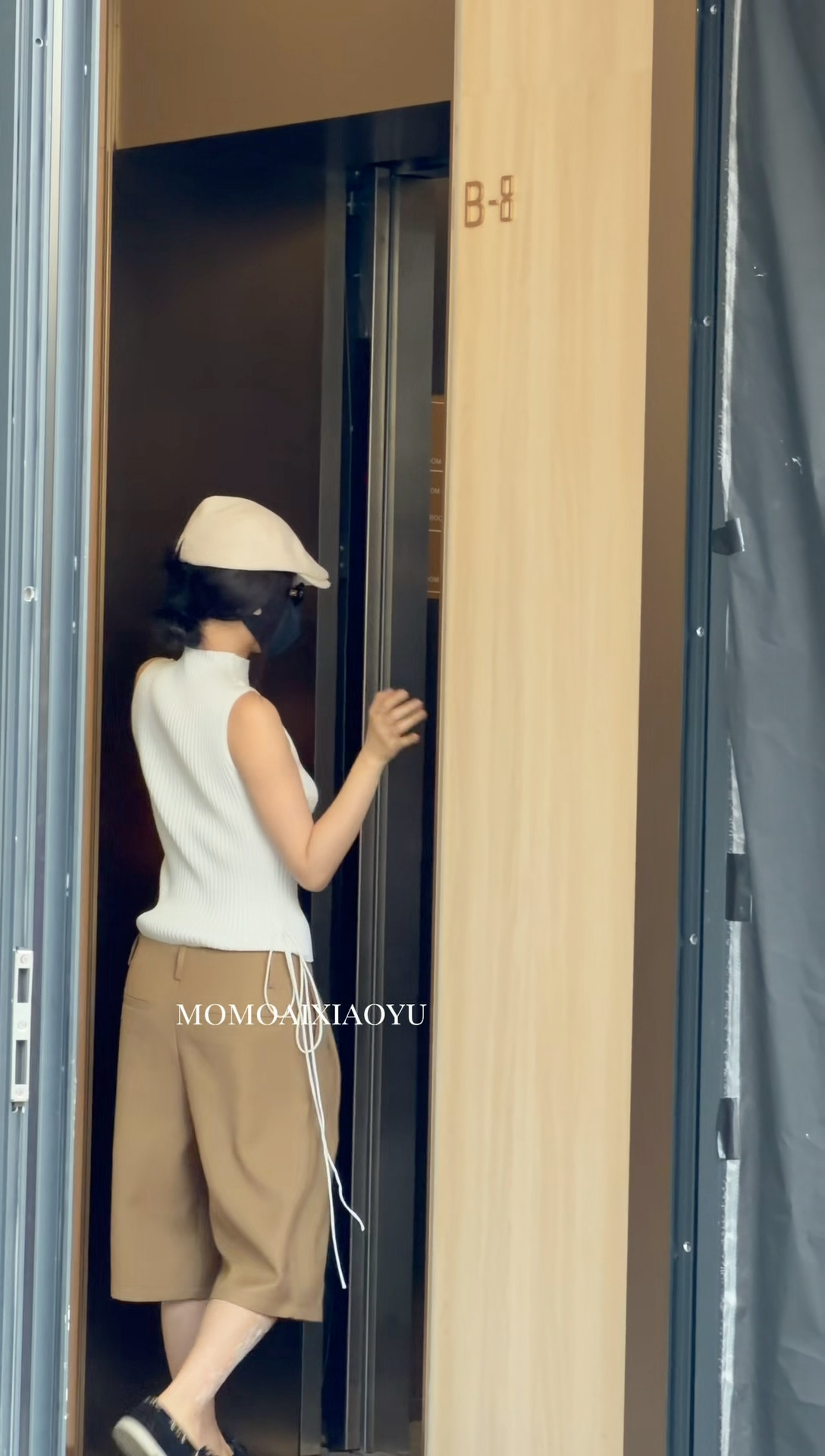 好瘦好薄的欧尼[拜托] ​​​