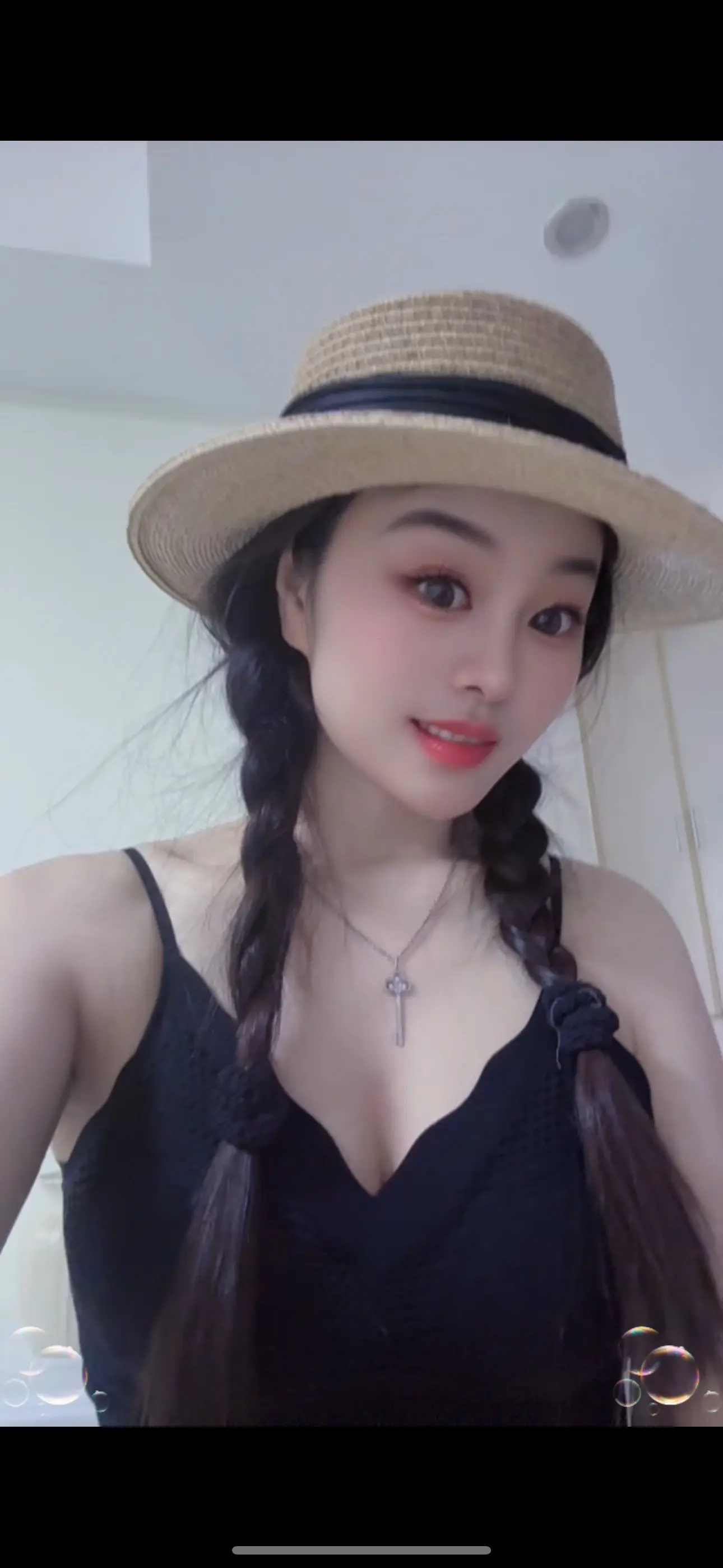幸福不在别处！ 爱人先爱己，当下即是全部！