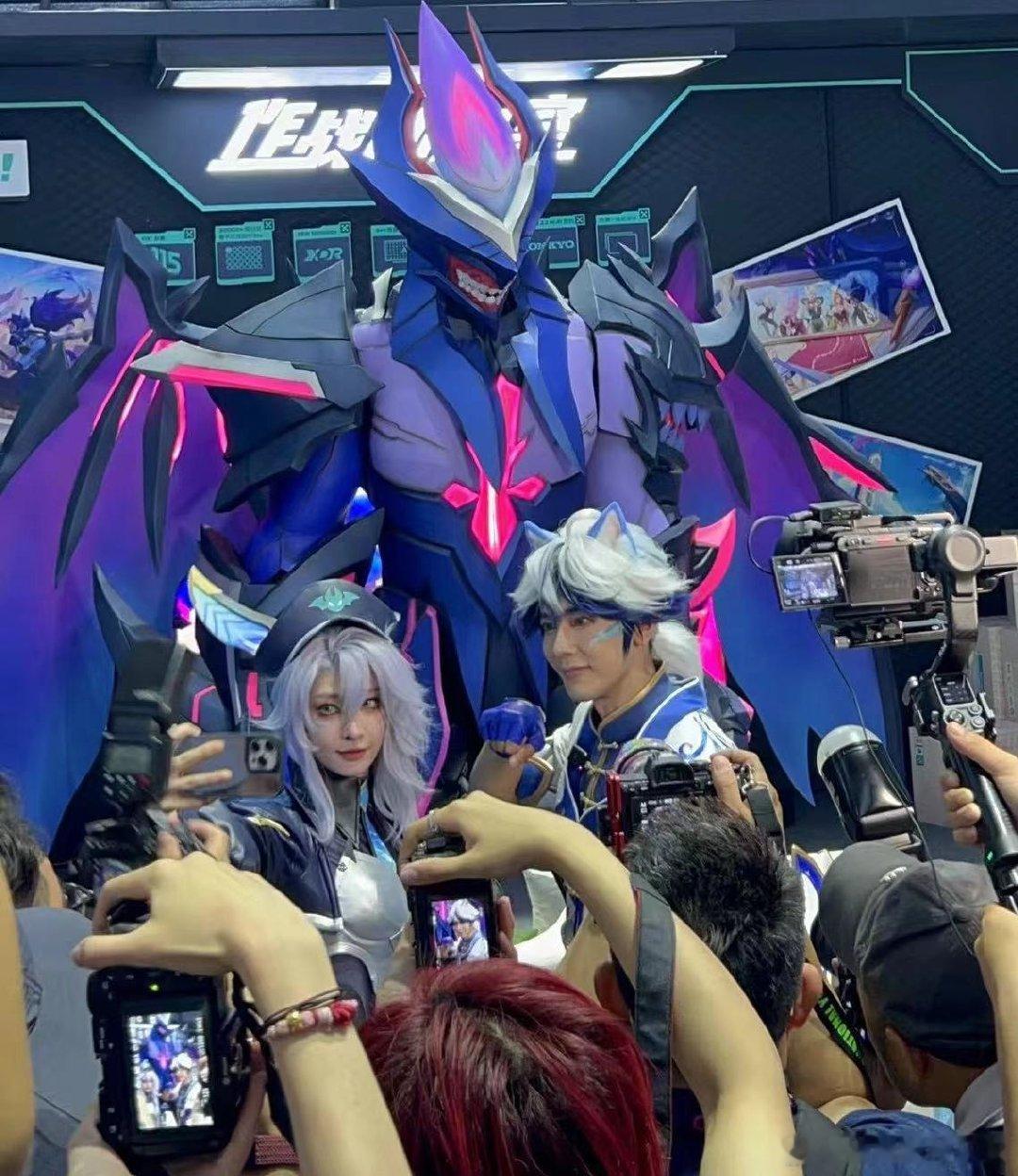 #娱乐[超话]##汪东城又去漫展了# 汪东城再次用他的才华与热情点燃了漫展的现场