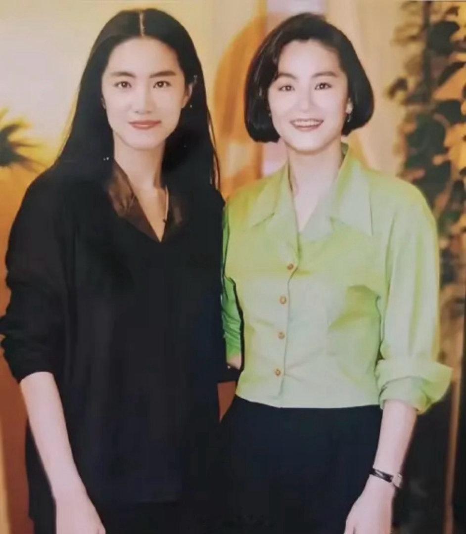 林青霞与父亲：一组旧照里的美人、军装与时代记忆最近看到一组在网络上流传多年的旧照