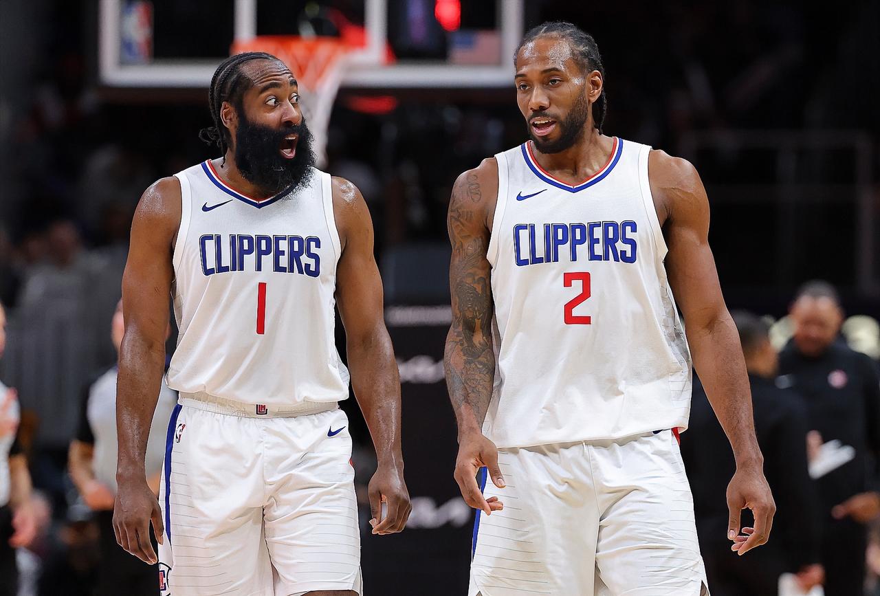 哈登：失误虽然多点，但瑕不掩瑜，依然哇塞，尤其下半场刚开始，助攻就是厉害。
小卡