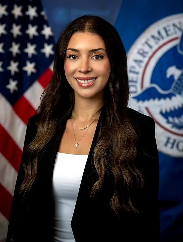 懂王任命的美国国土安全部反恐事务副助理部长朱莉娅·瓦尔瓦罗因“糖爹”投诉，目前正