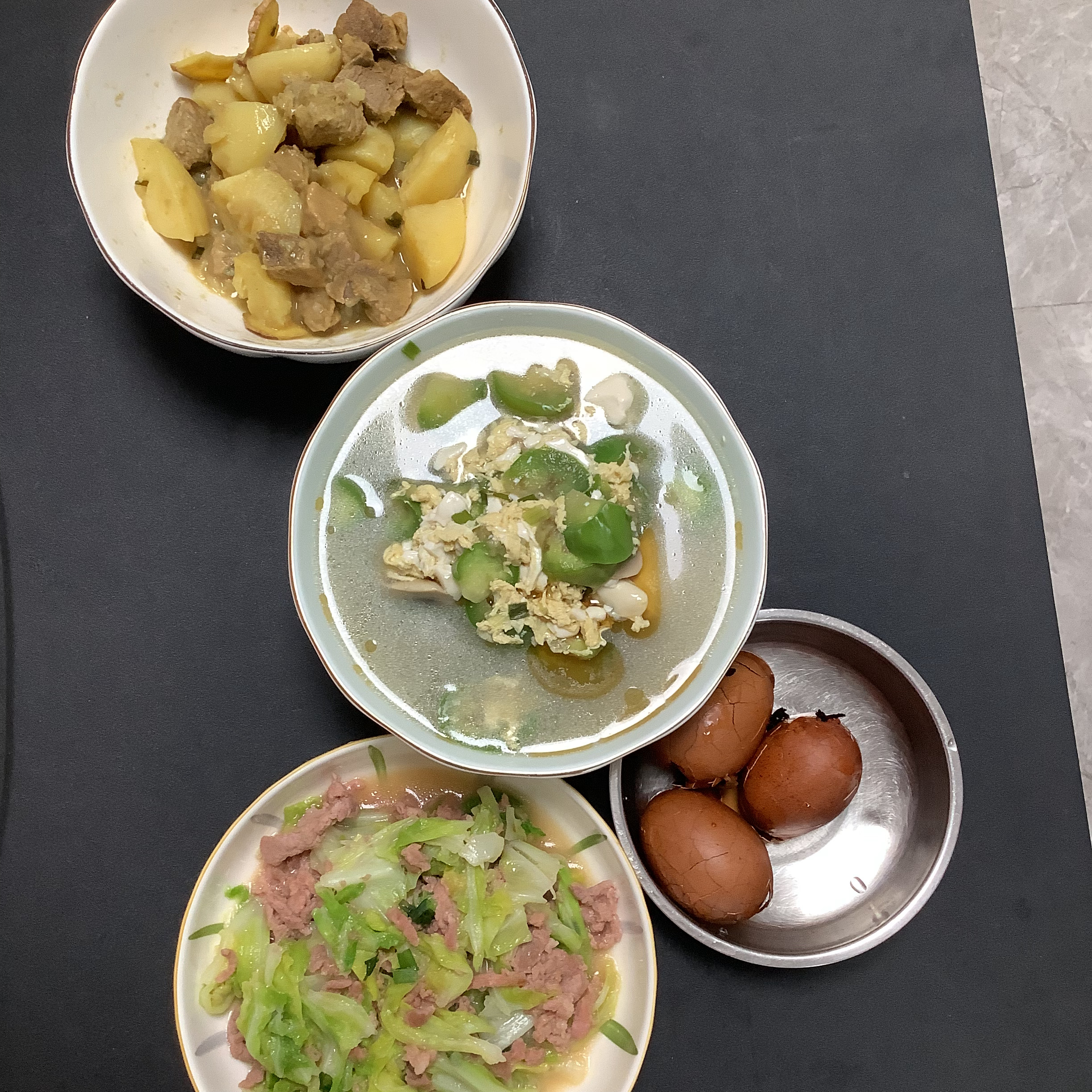 感恩日记📓🫶 周一适合抛开所有 重启一切恢复了看课✍️ 运动💪 做饭🍳-