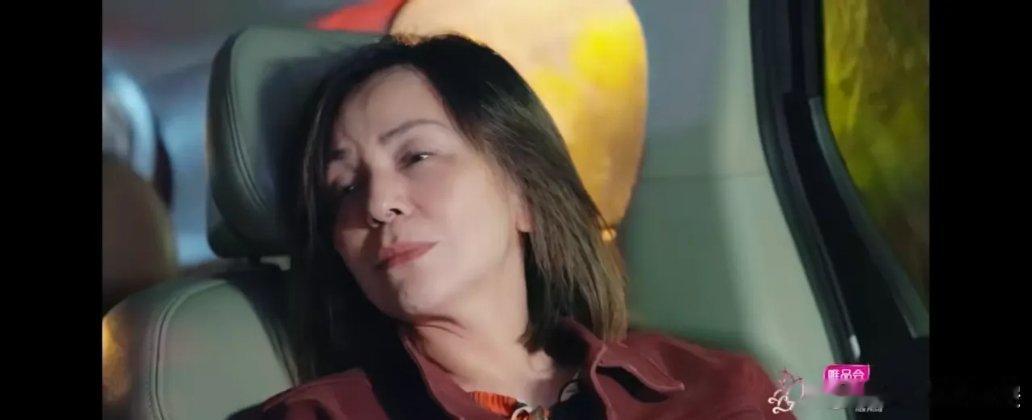 有没有觉得王琳的爱很恐怖？王琳说，在她的独处空间里，唯一能容得下的一个活物就是她