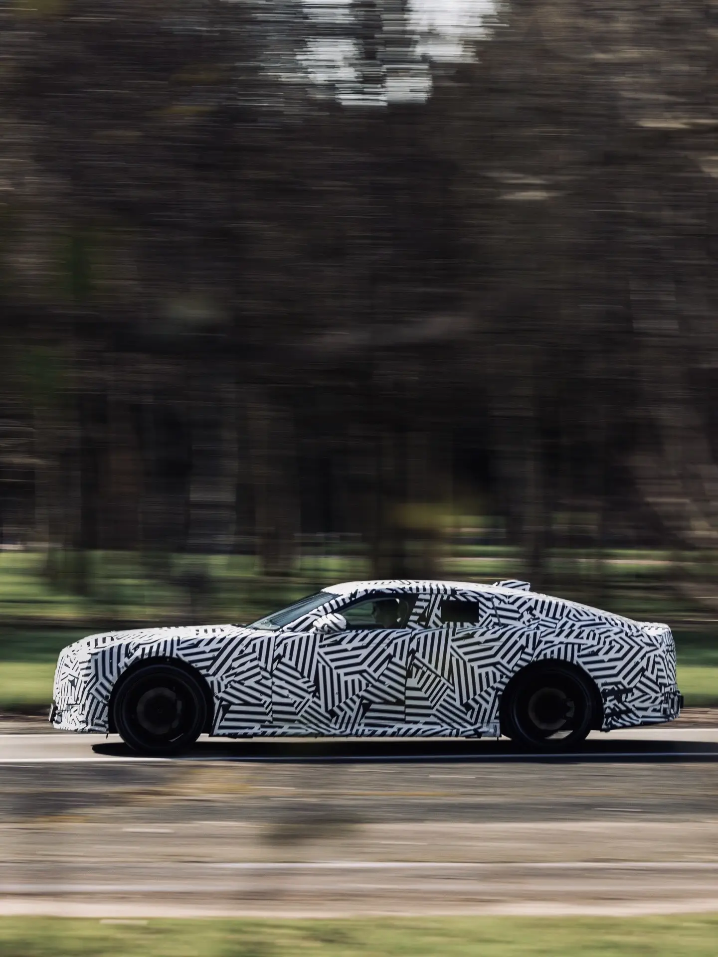 沉寂是为了更好的前行，捷豹首款超豪华GT.