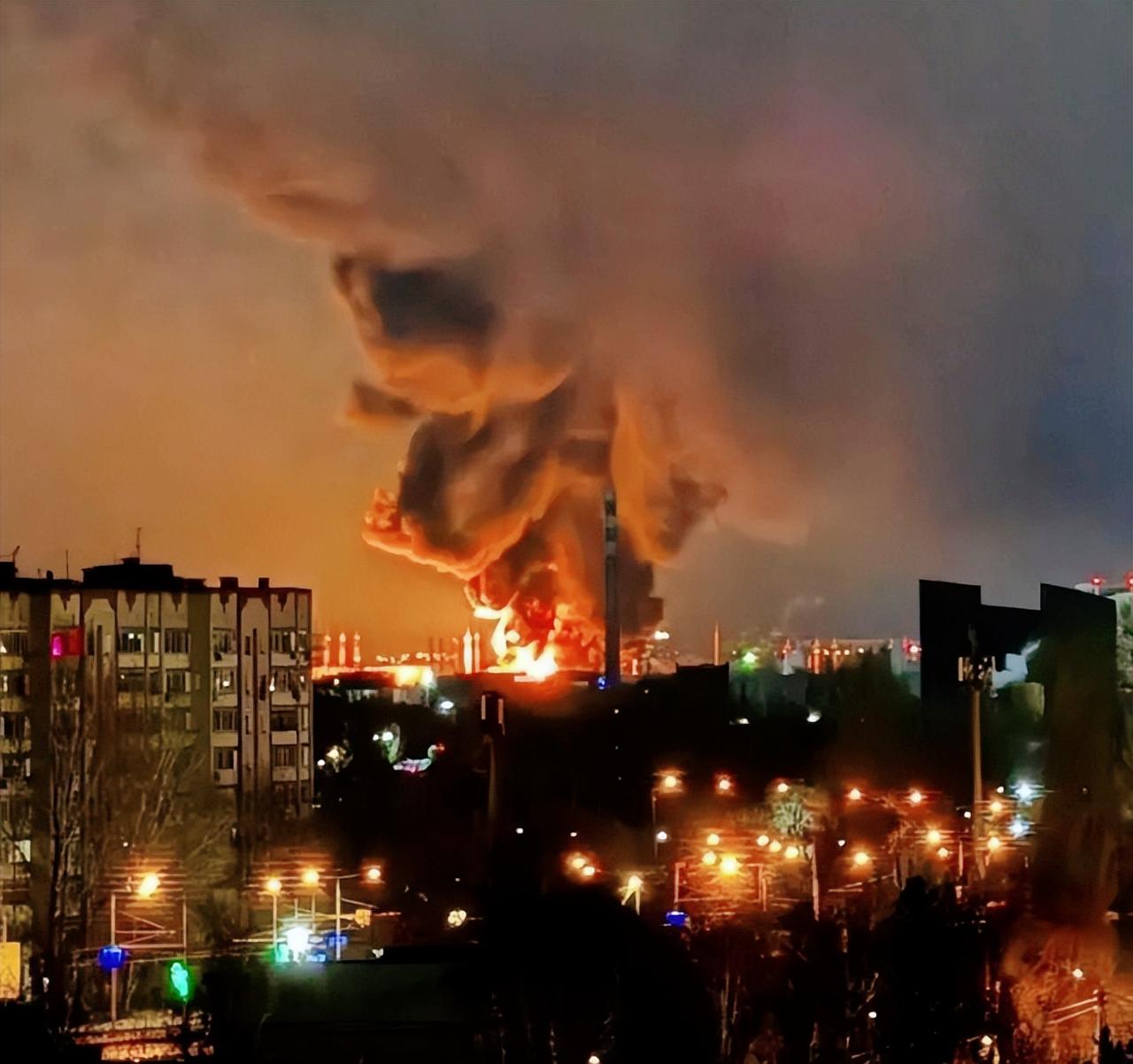 俄罗斯的家底快扛不住了？能想到他家靠油气吃饭的王牌通道，竟被天灾和乌克兰的偷袭联