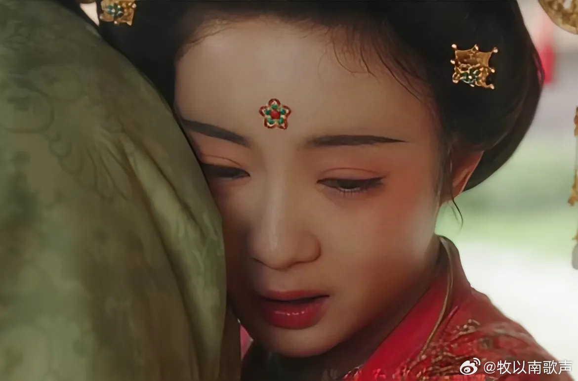 锦绣芳华：不知大家有没有发现有一幕细思极恐。县主因爱生恨，满心绝望地在刘畅面前撒