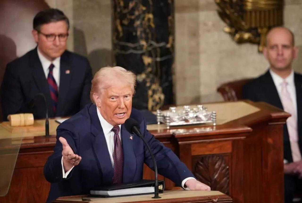 特朗普美国想体面的结束战争，想了一堆苛刻和谈条件，还不知怎么联系伊领导人。每一项