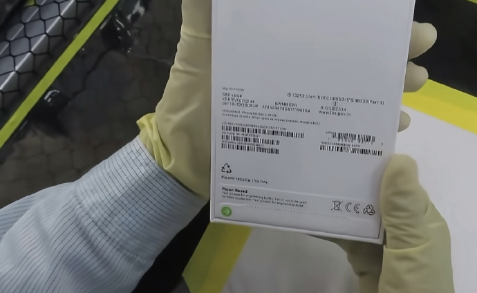 手机行业竞争这么多年该淘汰的都淘汰差不多了，但宣发的手法还是 10 年前的味儿。
