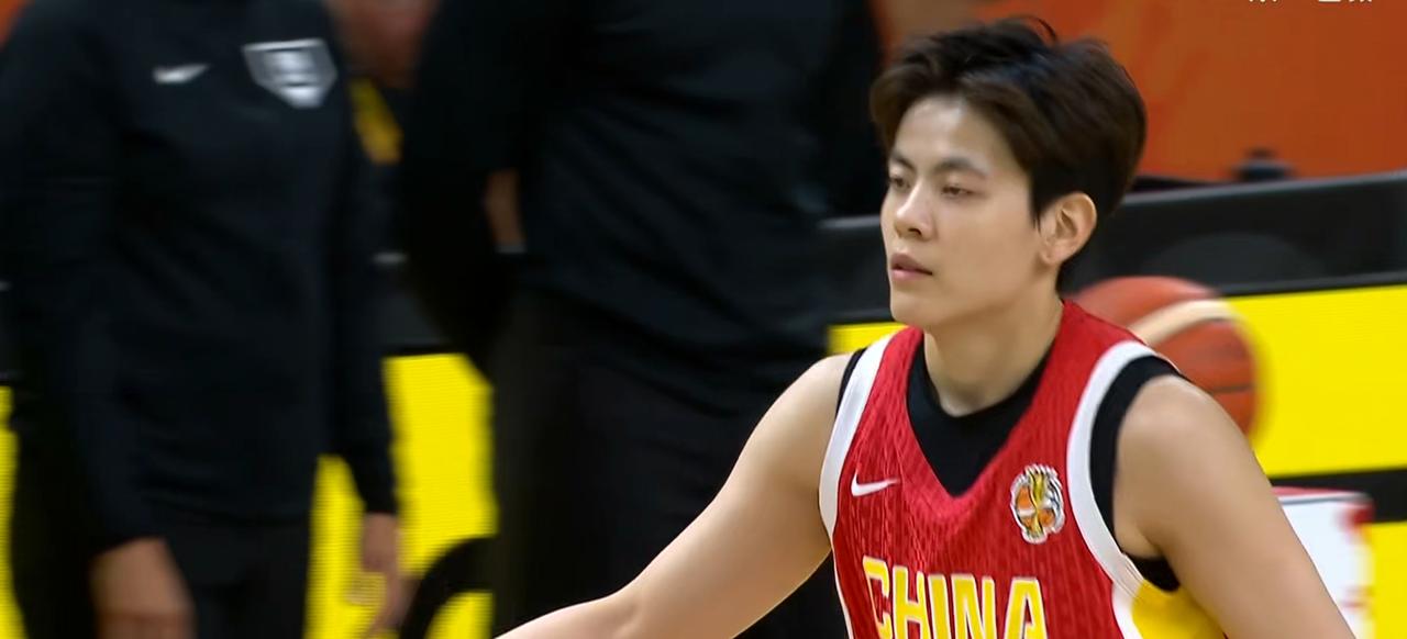 中美女篮一战打出了篮球技术和理念的全面落后。
61比94，33分的分差看着扎眼，