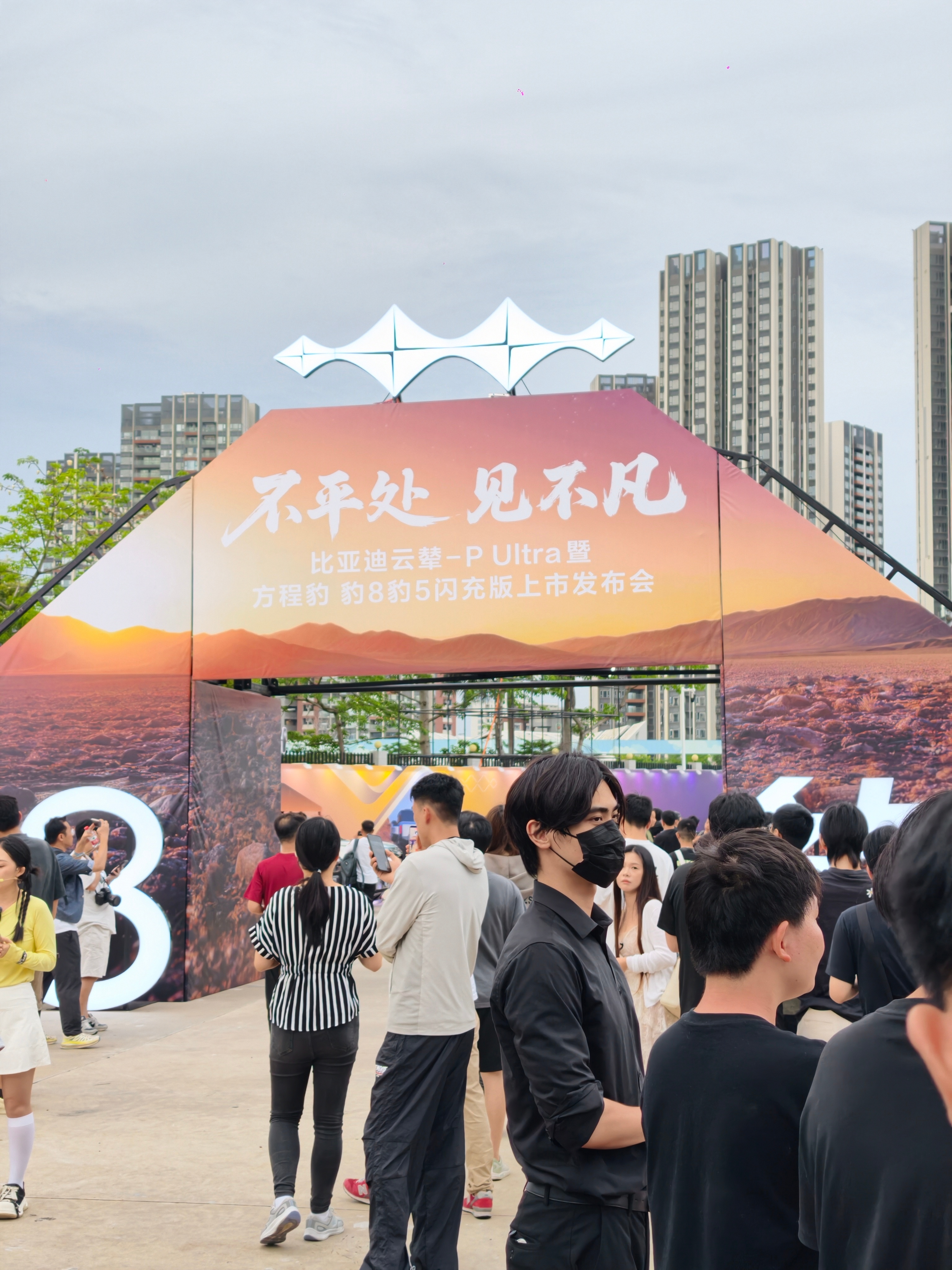 方程豹这次真有点东西，搭载云辇-PUltra换胎似乎比过几天要发布的9系还要厉害
