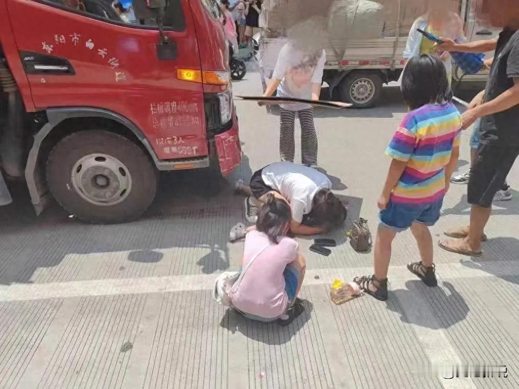 “不敢置信!”浙江一4岁男孩被大货车拦腰碾压，全身血液流失50%，可没想到当地医