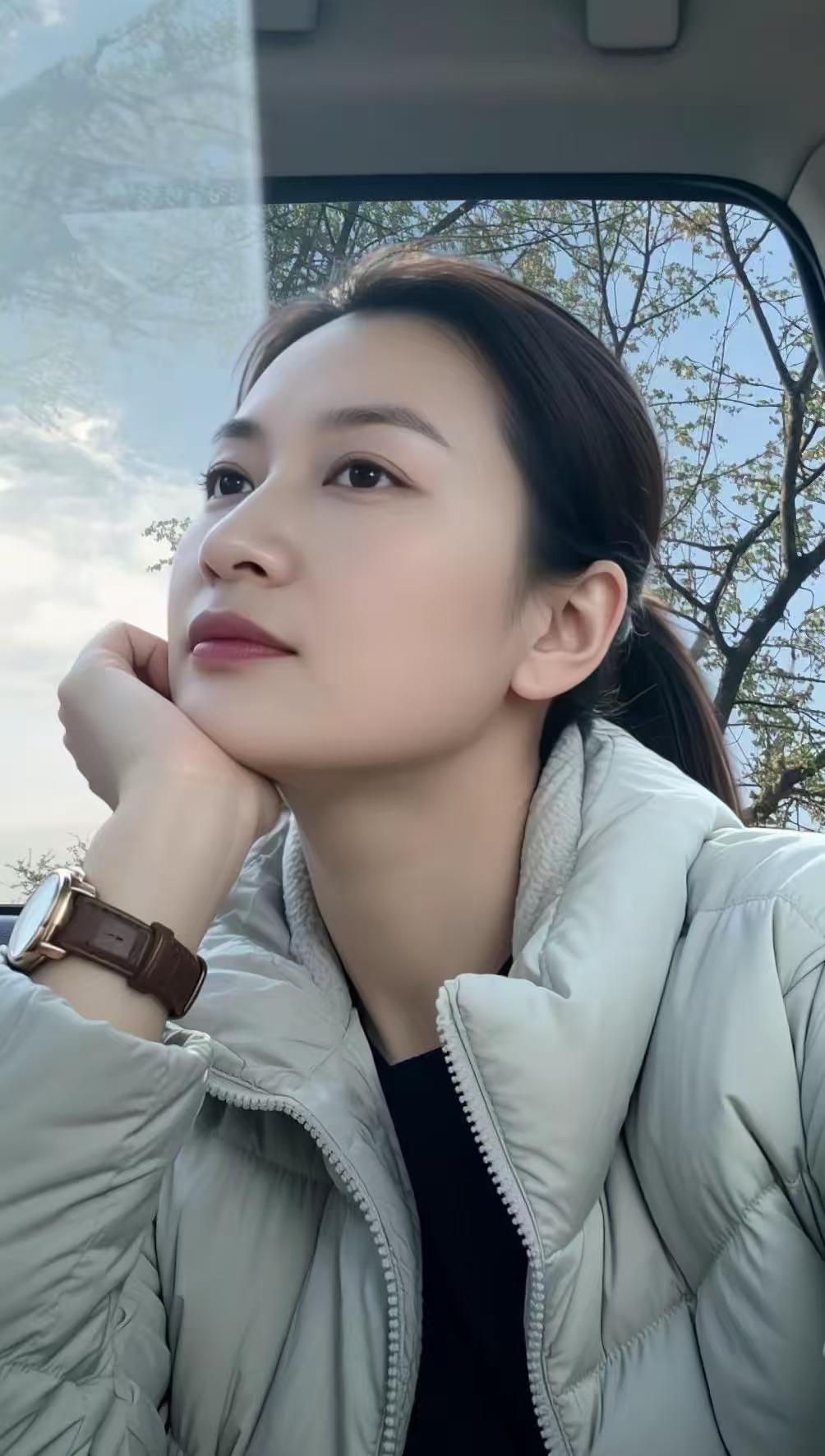 江城子•最真的梦

晚来风轻月溶溶，梦魂中，又相逢。恍若当年，眉眼带春浓。曾约扁