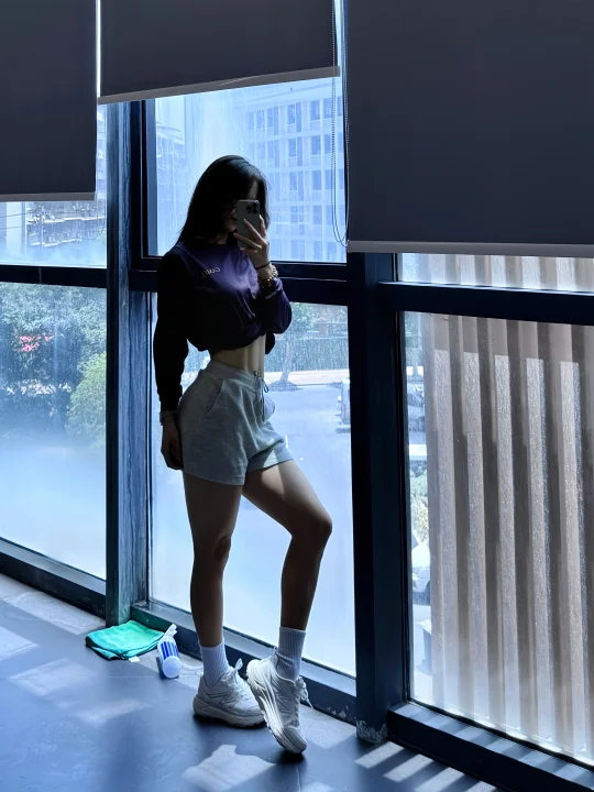 166 56kg  | 自然光一绝