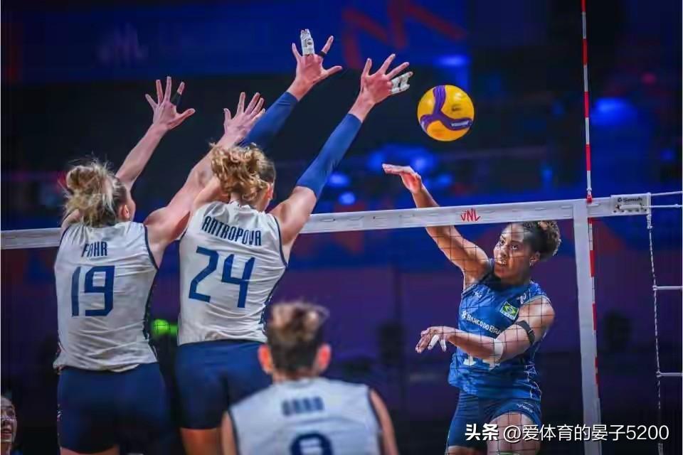 ★恭喜巴西，3-2战胜意大利，闯进女排世联赛总决赛决赛！
★世界第一意大利，运气