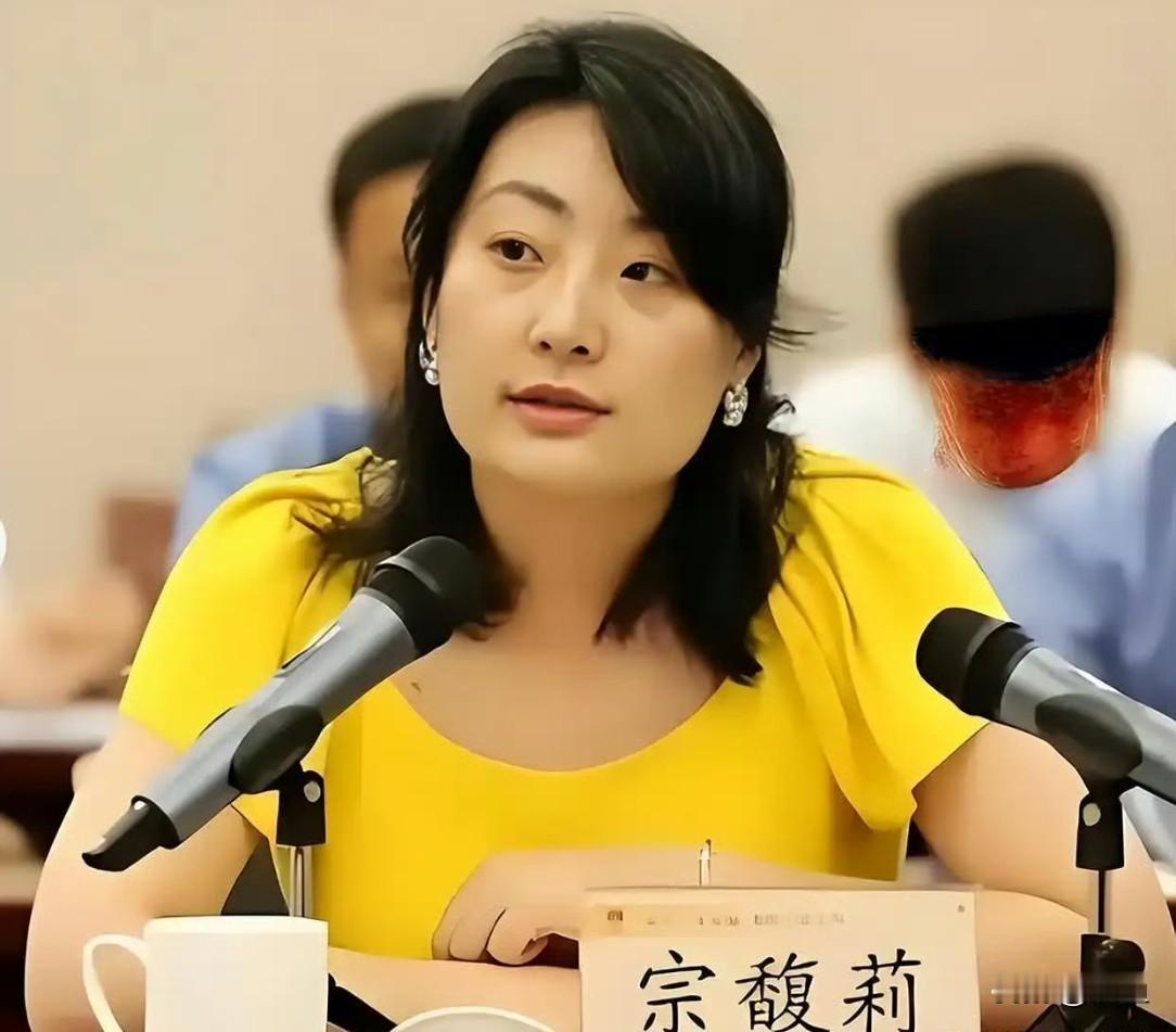 这块豪门遗产的遮羞布，被香港法院一把撕的粉碎了，18亿美元汇丰离岸账户资产被死死