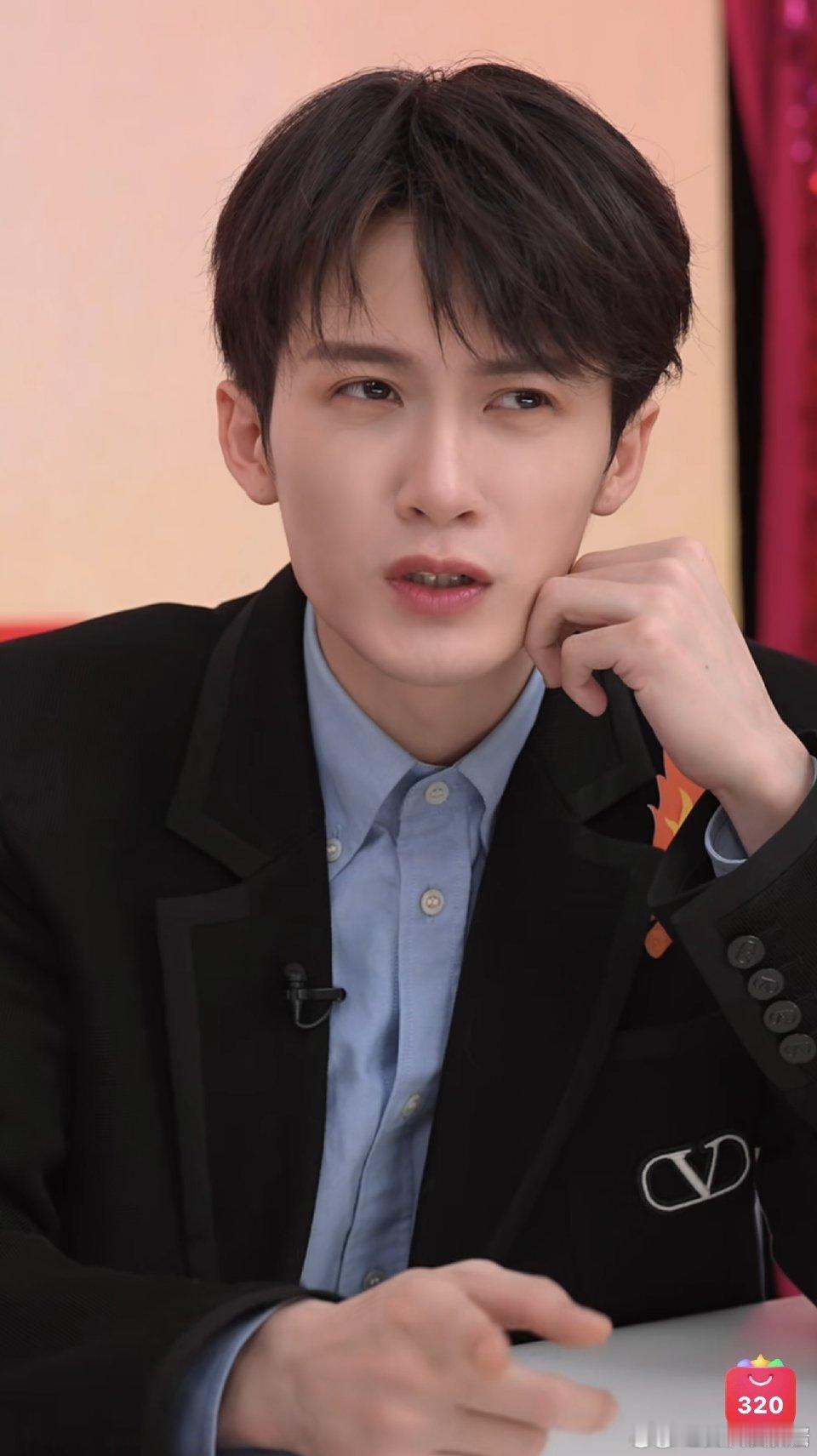 檀健次的新舞台嘿嘿嘿...有可以看了舞台版健次😋 檀健次官宣湖南卫视元宵晚会 