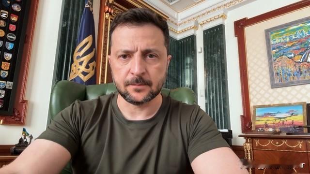 乌克兰总统泽连斯基发表夜间讲话，乌克兰已准备好迎接任何可能发生的事情。

泽连斯