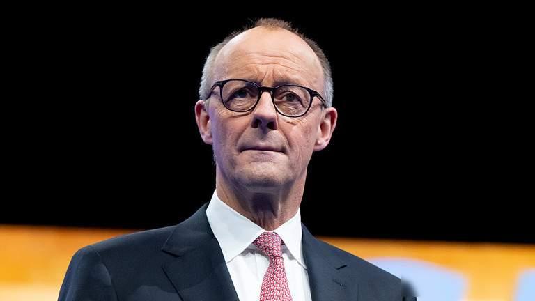 2025年12月13日，德国总理默茨在慕尼黑的党内会议上说了一句重话，美国已经管