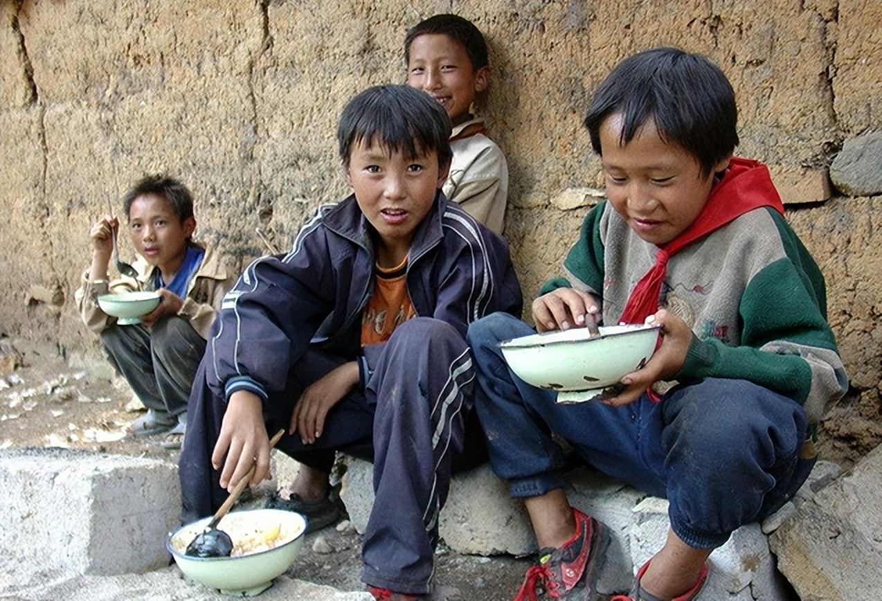 苦难为什么只找穷人?

苦难为什么似乎总是找上穷人？这是一个沉重的话题。究其根本