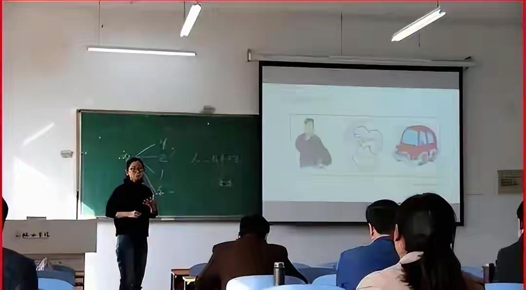 生源大幅下滑，教师行业已经迎来分水岭，曾经一考定终身的铁饭碗，再也不能躺平吃老本