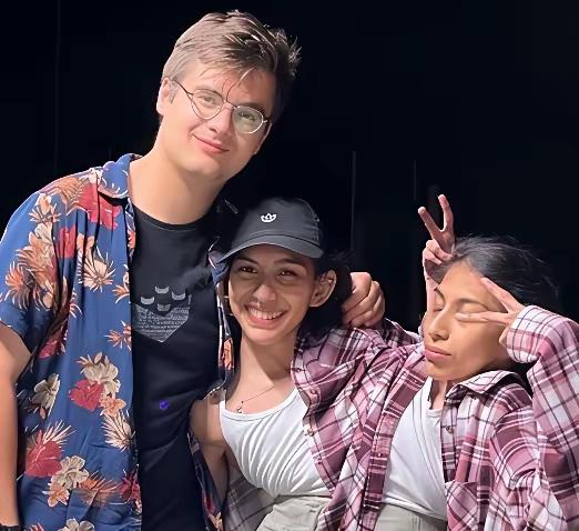 墨西哥一对连体双胞胎，共享身体长达22年，姐姐交了男朋友后，碍于生理因素，她每次