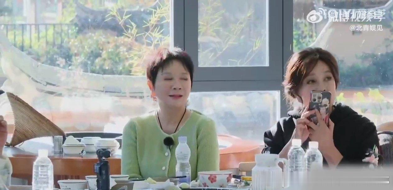 和搭子意见不合会坚持己见吗  旅行中，我不会一味要求搭子听从我的安排，而是会像刘